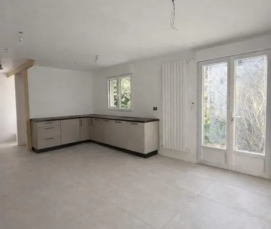 Épinal : Maison mitoyenne refaite à neuf