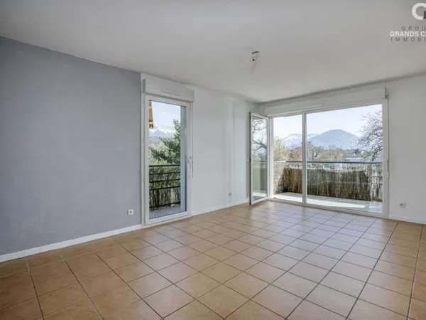 APPARTEMENT AVEC TERRASSE - 'LES TERRES DU CHATEAU' - PROMER