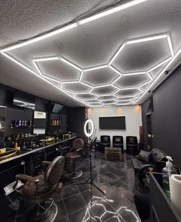 Salon de coiffure / barber shop clé en main - entièrement équipé - 25 000
