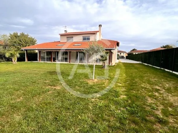 SAINT ORENS DE GAMEVILLE - MAISON T6 AVEC JARDIN ET GARAGE - 150M2