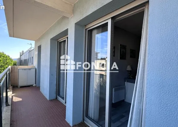 Appartement t3 traversant - centre ville - residence securisee avec ascenseur - cavalaire sur mer
