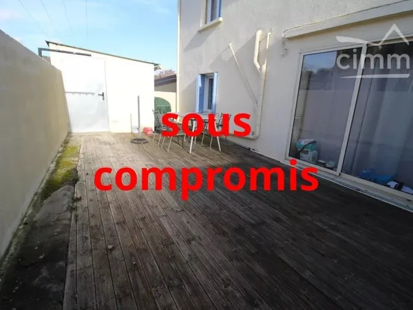 A vendre maison individuelle rénovée avec jardin et terrasse