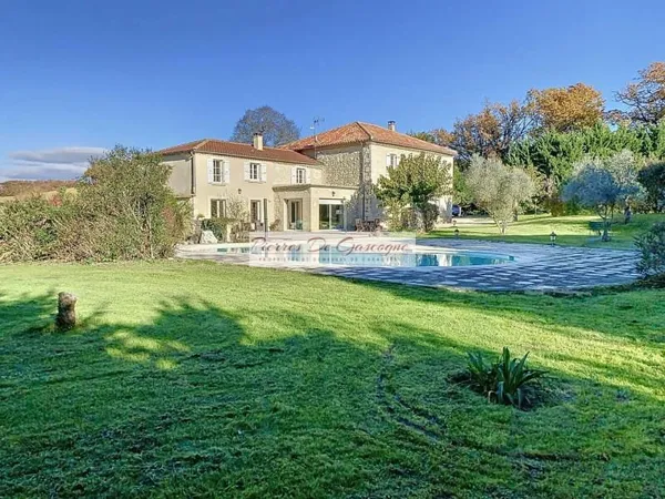 Maison 8 pièces 350 m²