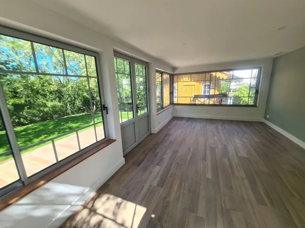 Élégante maison familiale entièrement rénovée - 144m² - Jardin - Proche tramway
