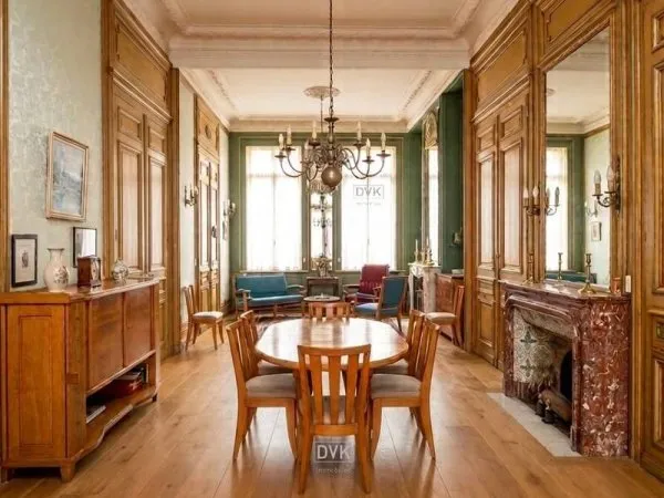 Maison 12 pièces 384 m²