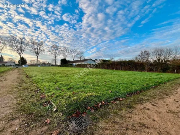 Terrain 1451 m² PONT DE VAUX