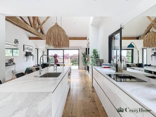 Maison 7 pièces 240 m²