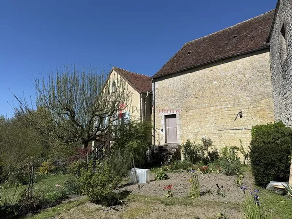 CHARMANTE MAISON DE VILLAGE NON LOIN DE BELLEME COMMERCES DE