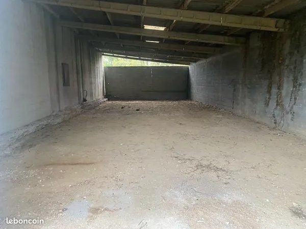 Stationnement Location La Sauvetat-sur-Lède  150m² 250€