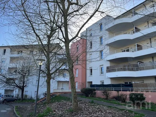 POITIERS SAINT-ELOI, Appartement 42 m2 avec parking et loggia