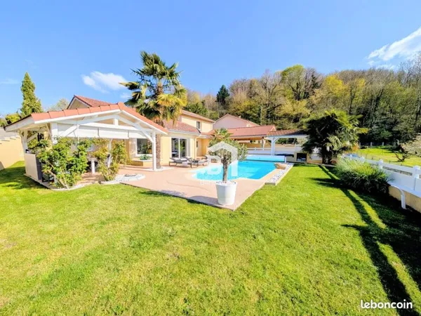 Maison 6 pièces 206 m²