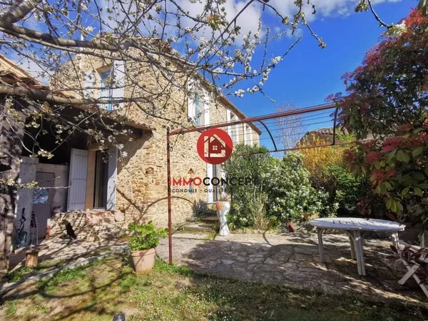 Mas en pierre avec grange de 160m²