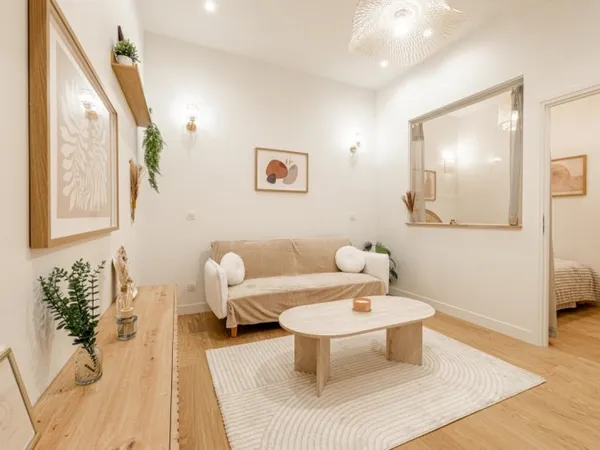 VIEUX NICE - APPARTEMENT 2 PIECES DE 30M² A VENDRE - ENTIEREMENT RENOVE - CLIMATISATION REVERSIBLE -