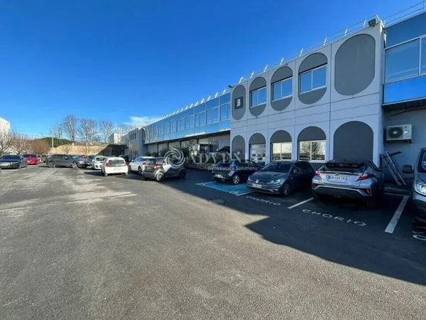 Entrepôt 1571 m²
