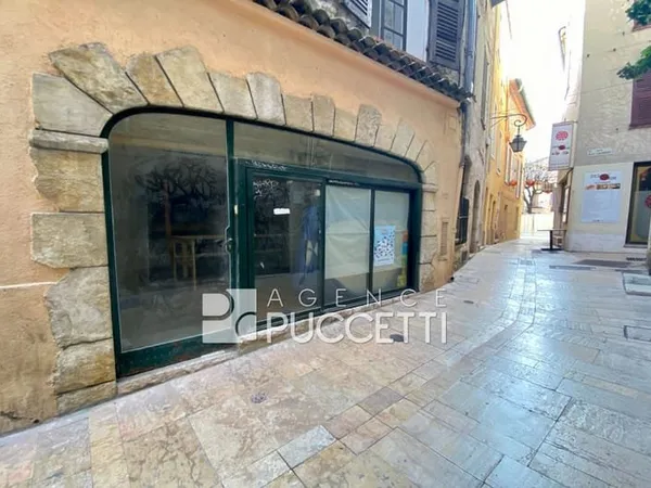 Local 2 pièces 135 m²