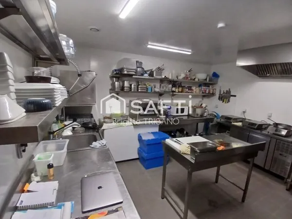 BEL EMPLACEMENT POUR SALON DE THE PETITE RESTAURATION SNACKING etc