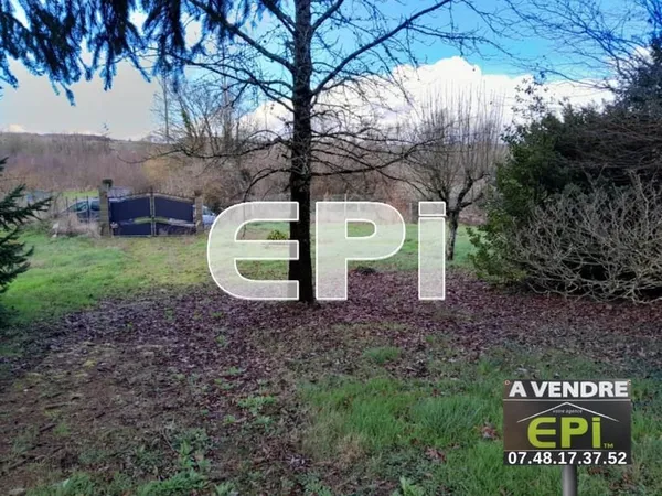 ref8304 Terrain de 997m2 centre de Saché non viabilisé clôtur