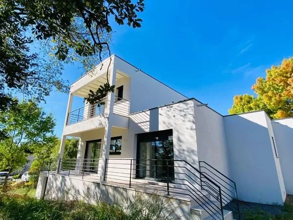 Villa neuve