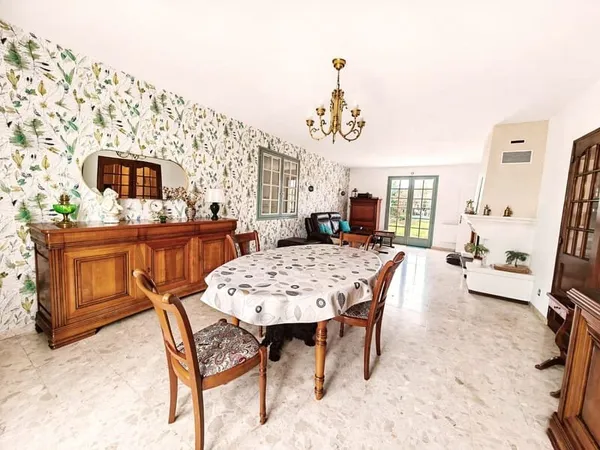 A VENDRE - Maison de 164 m2 à Saint-Genouph