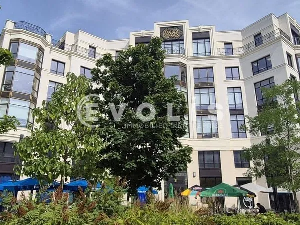 Bureaux 706 m²