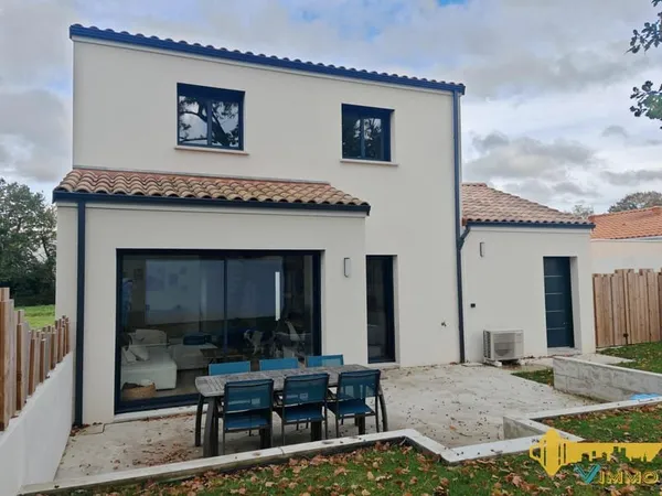 Maison neuve avec garage - centre ville