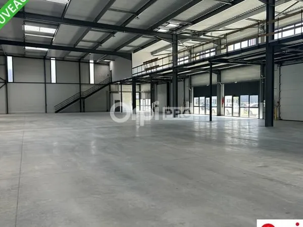 Local d'activité 2576 m²