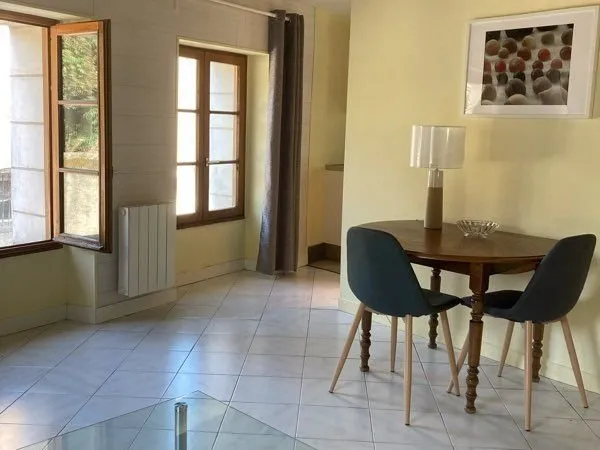 TOURS grand studio meublé sympa