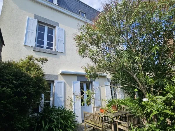 Maison 12 pièces 244 m²