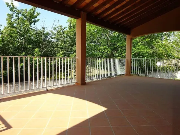 À quelques minutes de Montélimar ? Maison familiale rénovée avec terrasses et terrain arboré