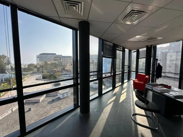 Bureau 1671 m²