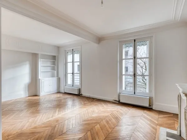 Grand 2 pièces lumineux sur cour