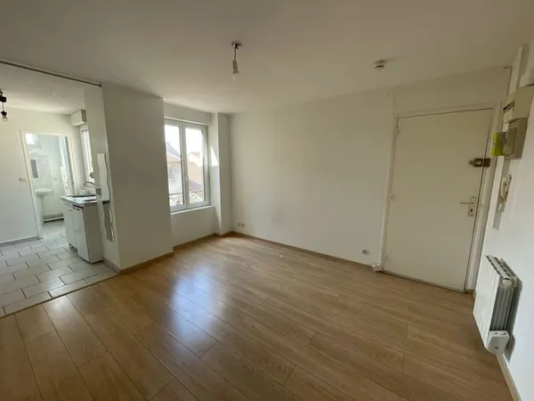 A VENDRE OPPORTUNITE RARE - STUDIO T1 BIS 22m2 + CAVE- SECTE