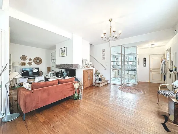 Toulouse, Cote Pavée / Maison T6 de charme 153 m² avec garage et jardin !