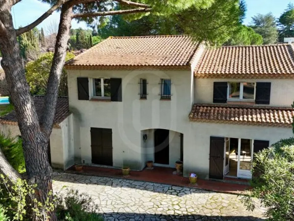 Maison 6 pièces 203 m²