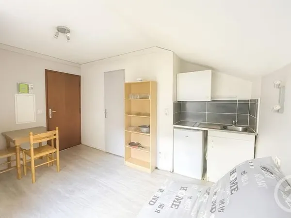 Studio 1 pièce 14 m²