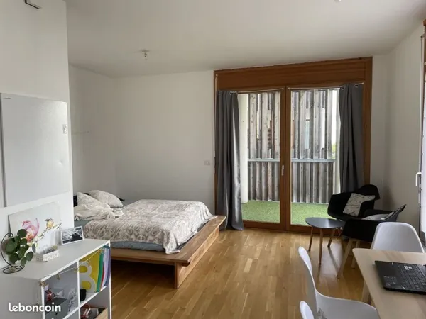 Tours 2 Lions Studio meublé équipé de 30 m² avec balcon de 7 m²