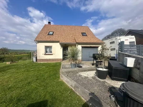 Pavillon récent avec garage et terrain clos