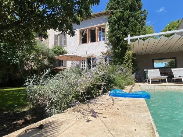 Maison 6 pièces 200 m²