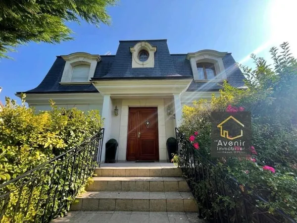Maison et villa de prestige Vente Le Plessis-Trévise 7p 180m² 696000€