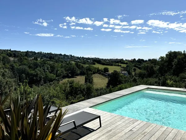 Vends maison 240m² 5 chambres 1 bureau piscine vue