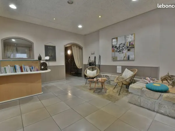Local 85 m² Orthez