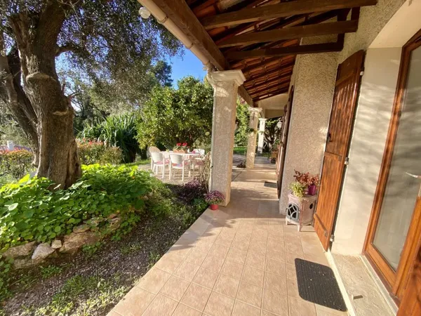 Carros Village / Villa individuelle