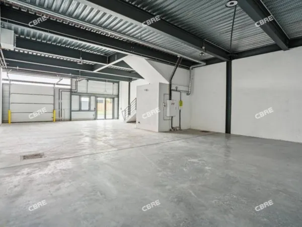 Local d'activité 4405 m²