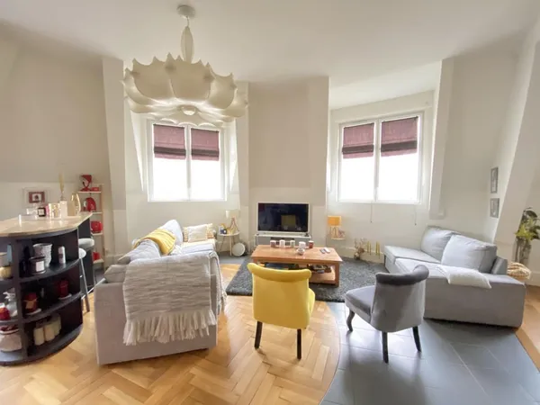 Loue duplex/triplex - 117.81m² - 5 pièces, 3 chambres - Nantes 44000