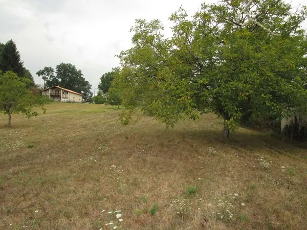 Terrain Douzillac 2482 m2