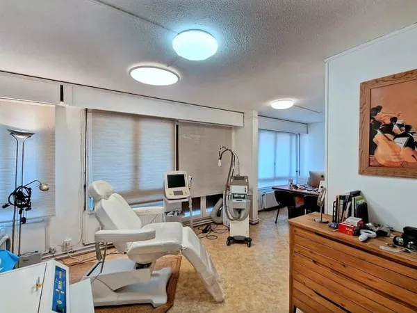 BUREAU/LOCAL PROFESSIONNEL 3 PIÈCES - 69,5 M² À NOISY-LE-SEC