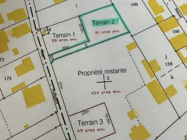 Terrain 800 m²