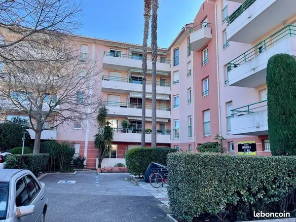 Studio à 115 000