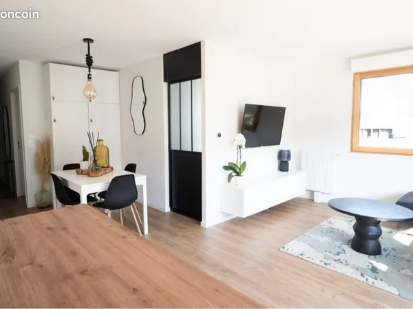Appartement T4 / Loggia + 2 parkings - Floirac (33270)