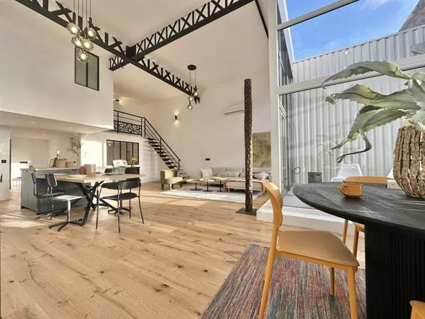 Loft 4 pièces 130 m²